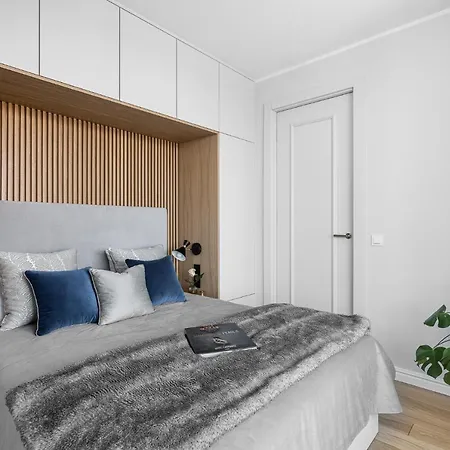 White Superior By Oneapartments Gdansk Exterior photo