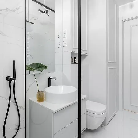 White Superior By Oneapartments Gdansk Exterior photo