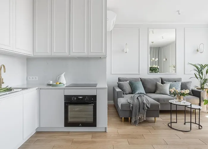 White Superior By Oneapartments