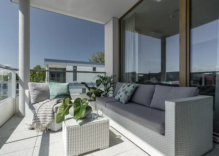 White Superior By Oneapartments